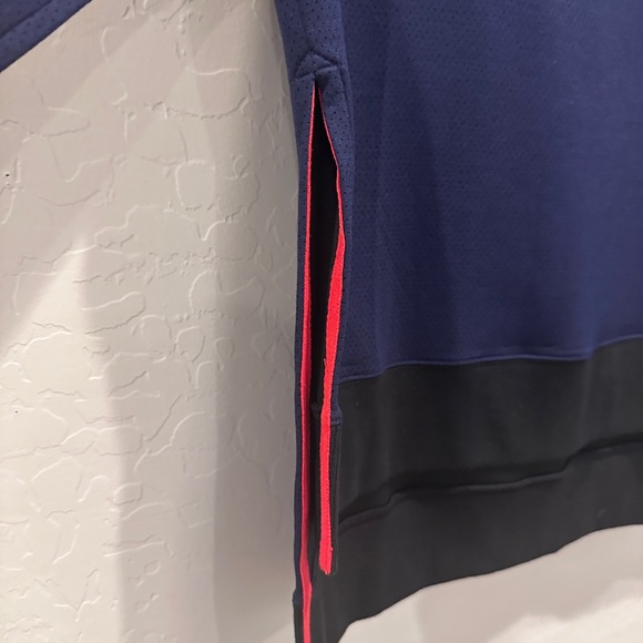 Tail - UNBRIDLED Activewear Sweatshirt.  Medium.  NWOT - Picture 3 of 7